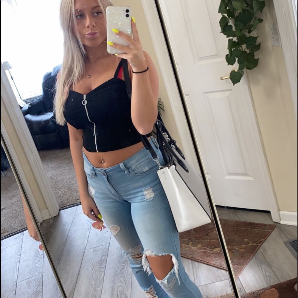 Guess crop top